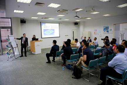 斯特的极致天窗工艺澳门新葡京遇见伟巴(图2)