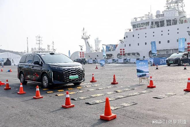 “家庭头等舱”MPV 2026款夏澳门新葡京解决家庭出行痛点 试驾(图10)